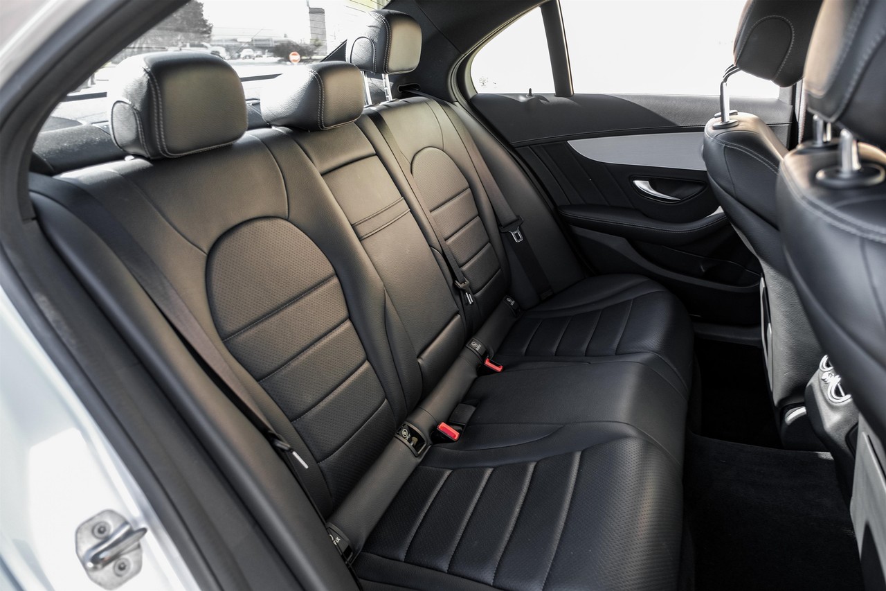 Mercedes-Benz C 300 Vehicle Main Gallery Image 33