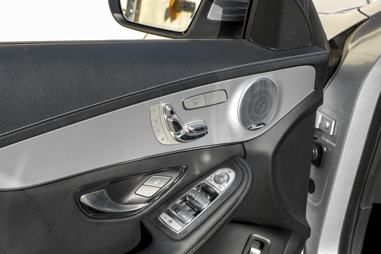 Mercedes-Benz C 300 Vehicle Main Gallery Image 41