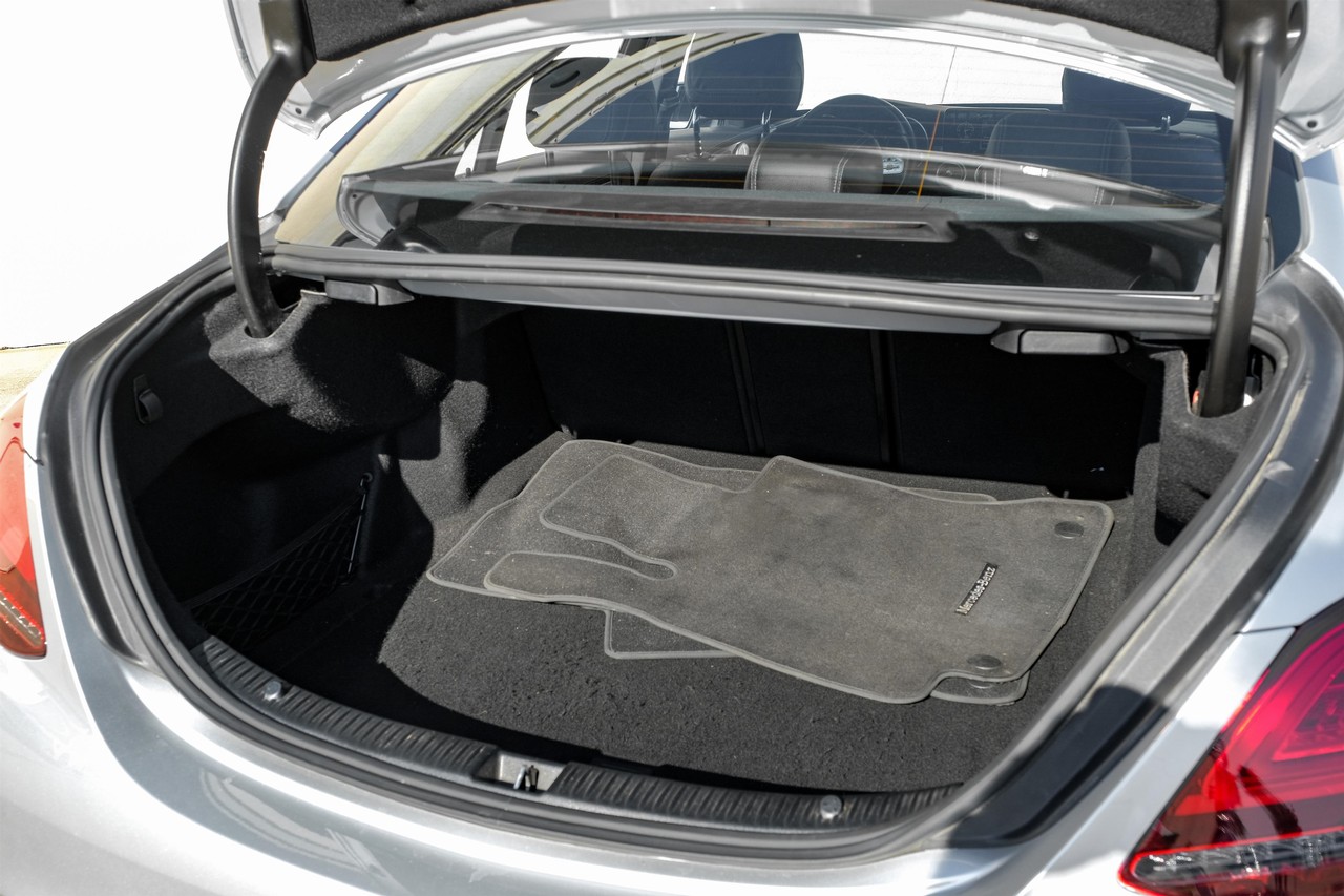 Mercedes-Benz C 300 Vehicle Main Gallery Image 48