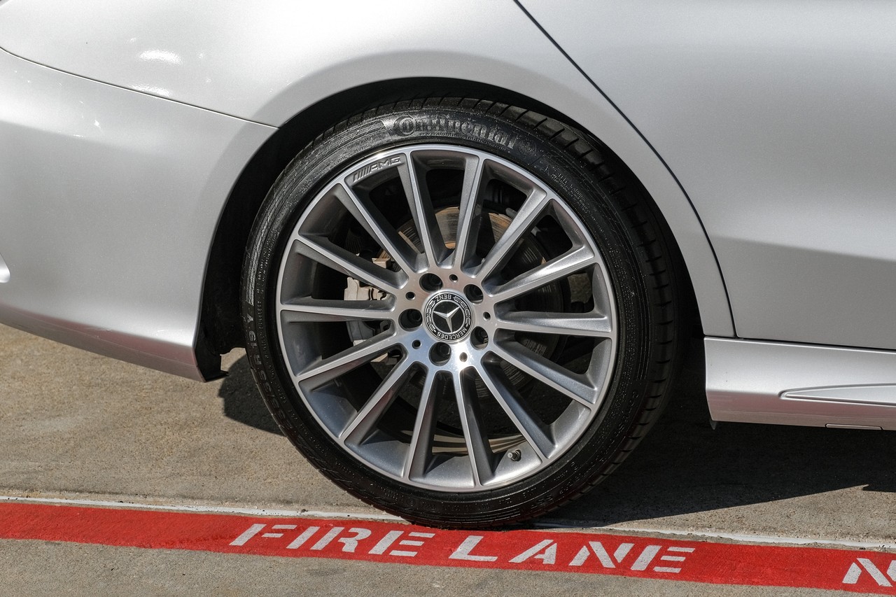 Mercedes-Benz C 300 Vehicle Main Gallery Image 51