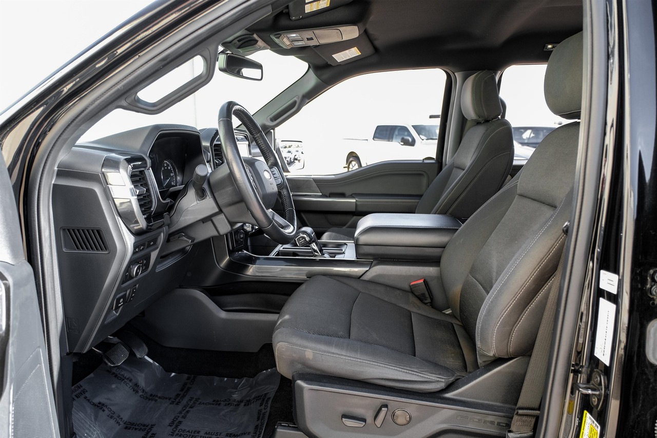 Ford F-150 Vehicle Main Gallery Image 04