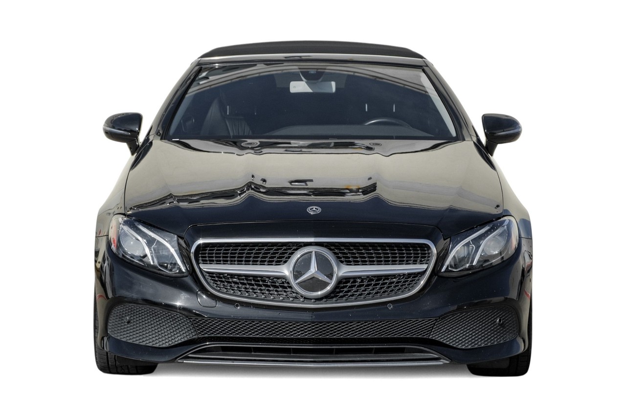 Mercedes-Benz E-Class Vehicle Main Gallery Image 05