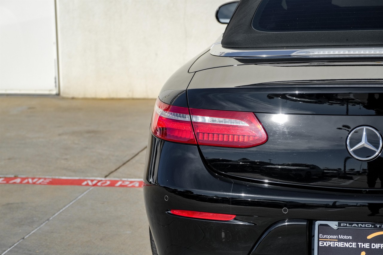 Mercedes-Benz E-Class Vehicle Main Gallery Image 47