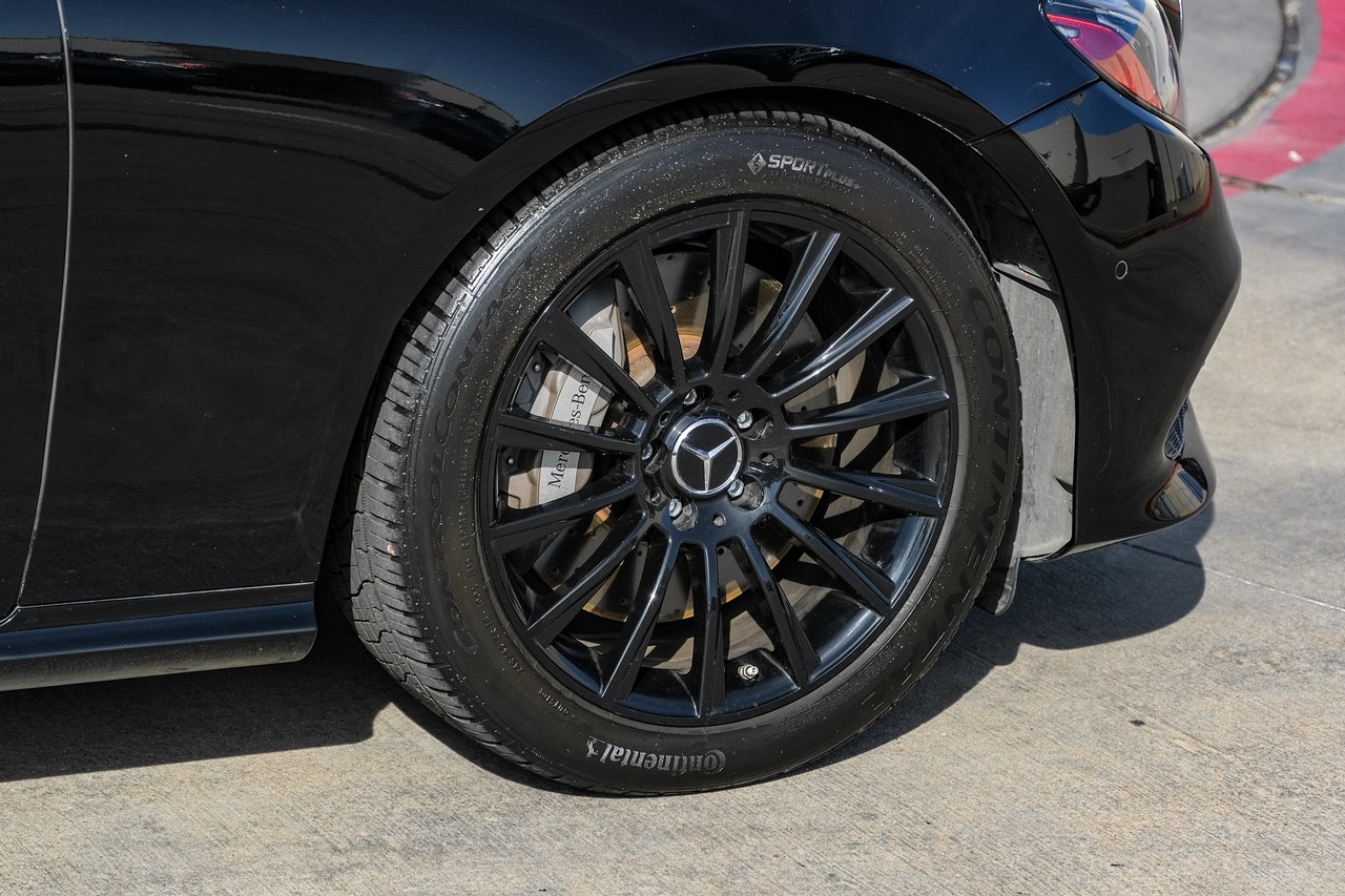 Mercedes-Benz E-Class Vehicle Main Gallery Image 49