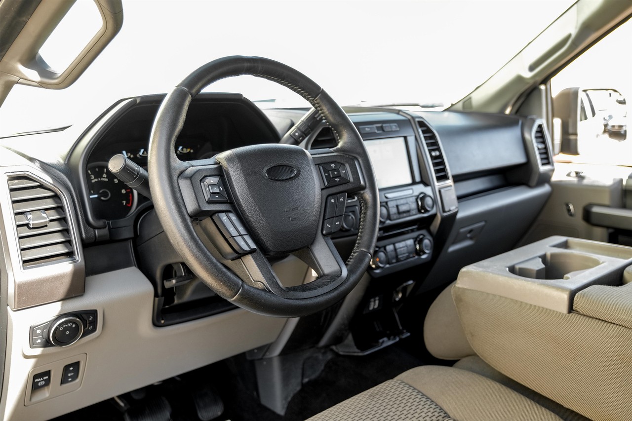 Ford F-150 Vehicle Main Gallery Image 03