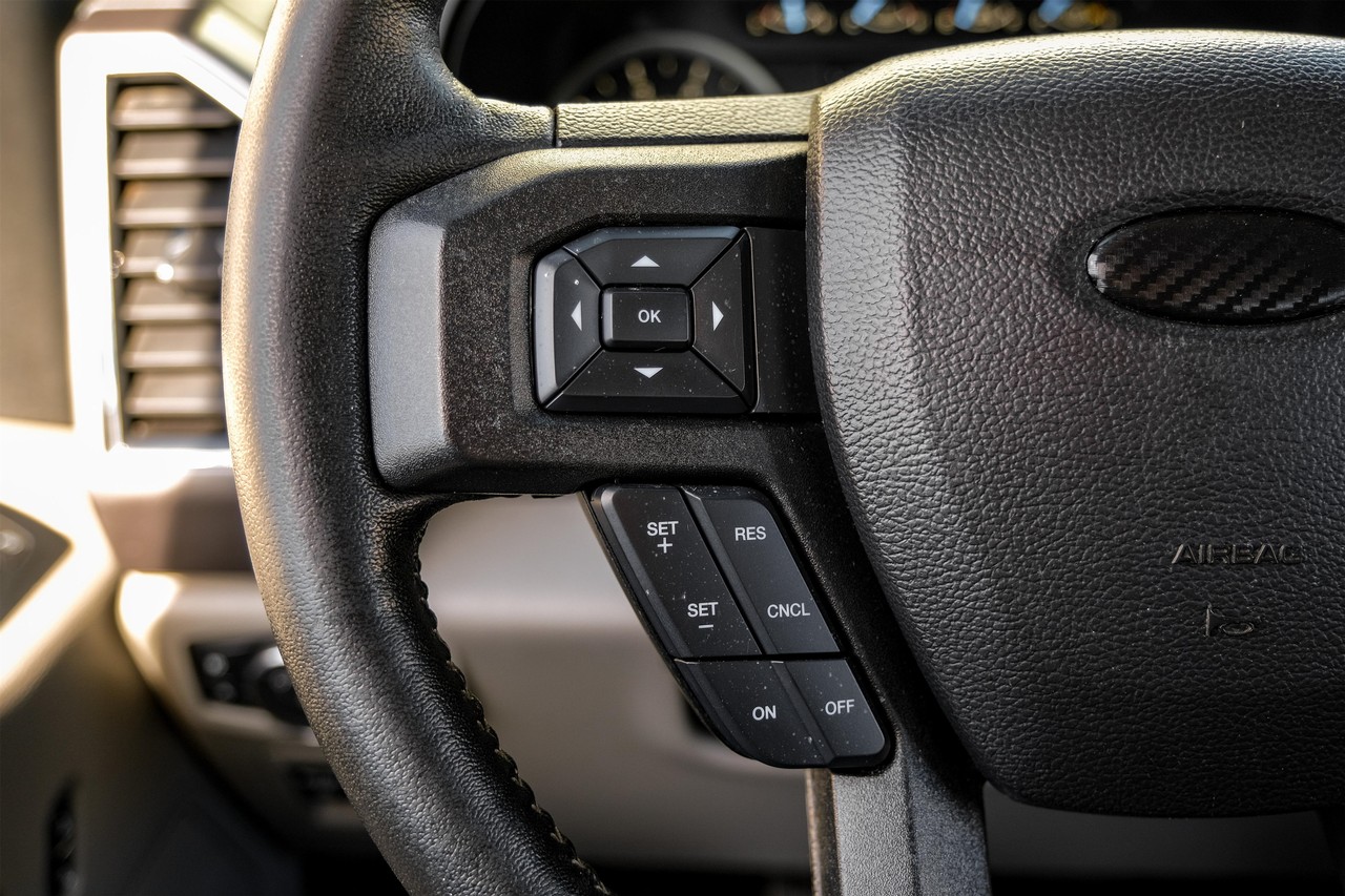 Ford F-150 Vehicle Main Gallery Image 16