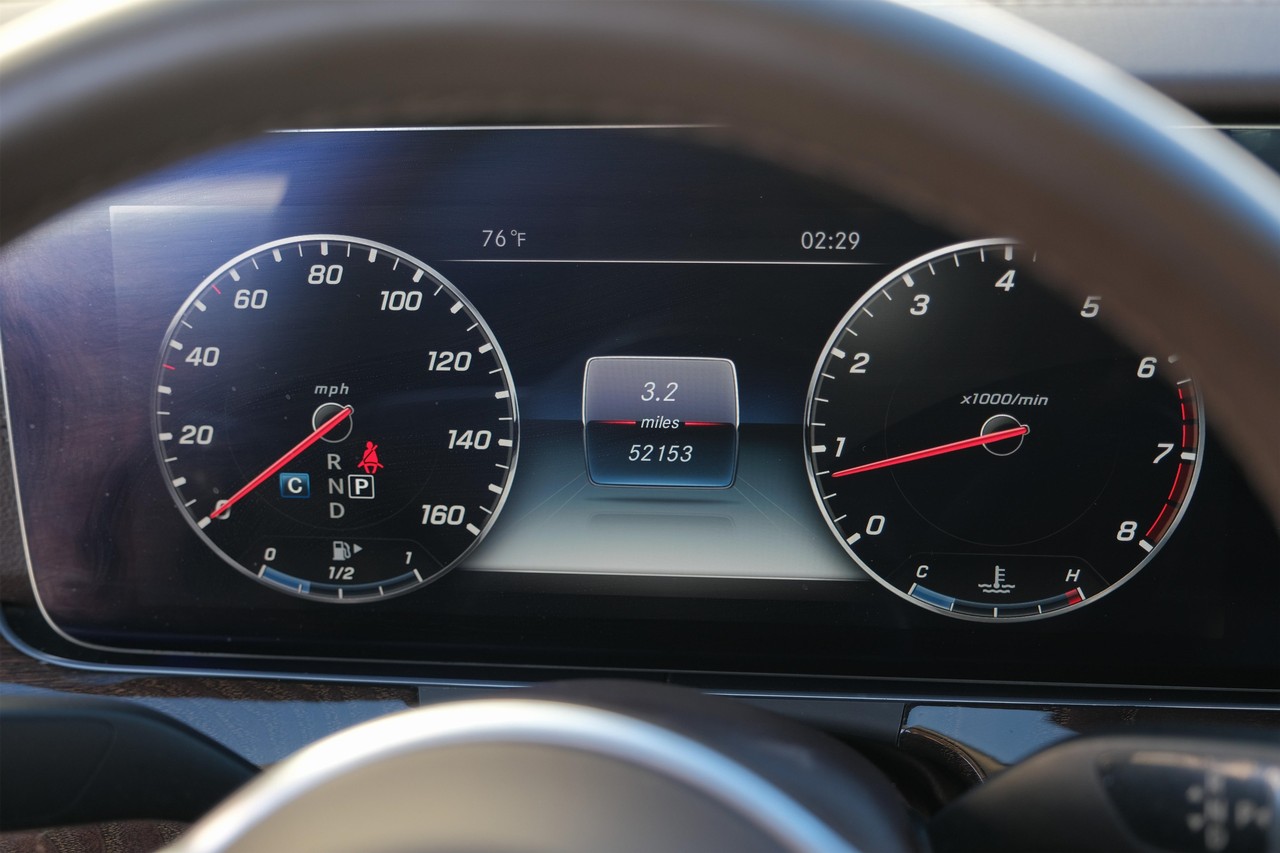 Mercedes-Benz E 450 Vehicle Main Gallery Image 17