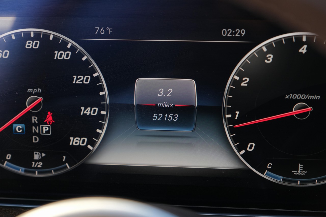 Mercedes-Benz E 450 Vehicle Main Gallery Image 18