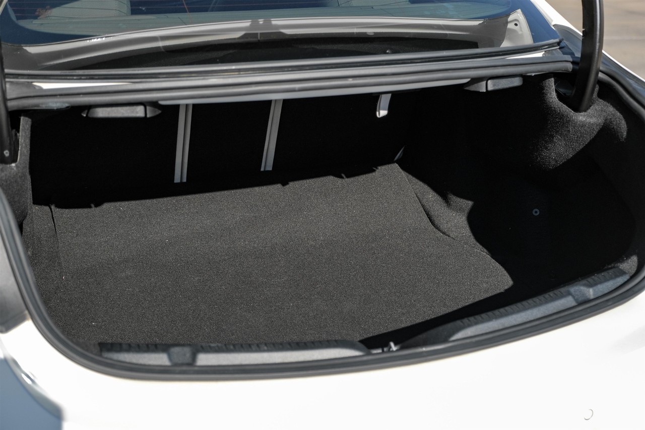 Mercedes-Benz E 450 Vehicle Main Gallery Image 42