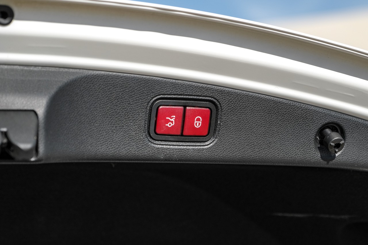 Mercedes-Benz E 450 Vehicle Main Gallery Image 43