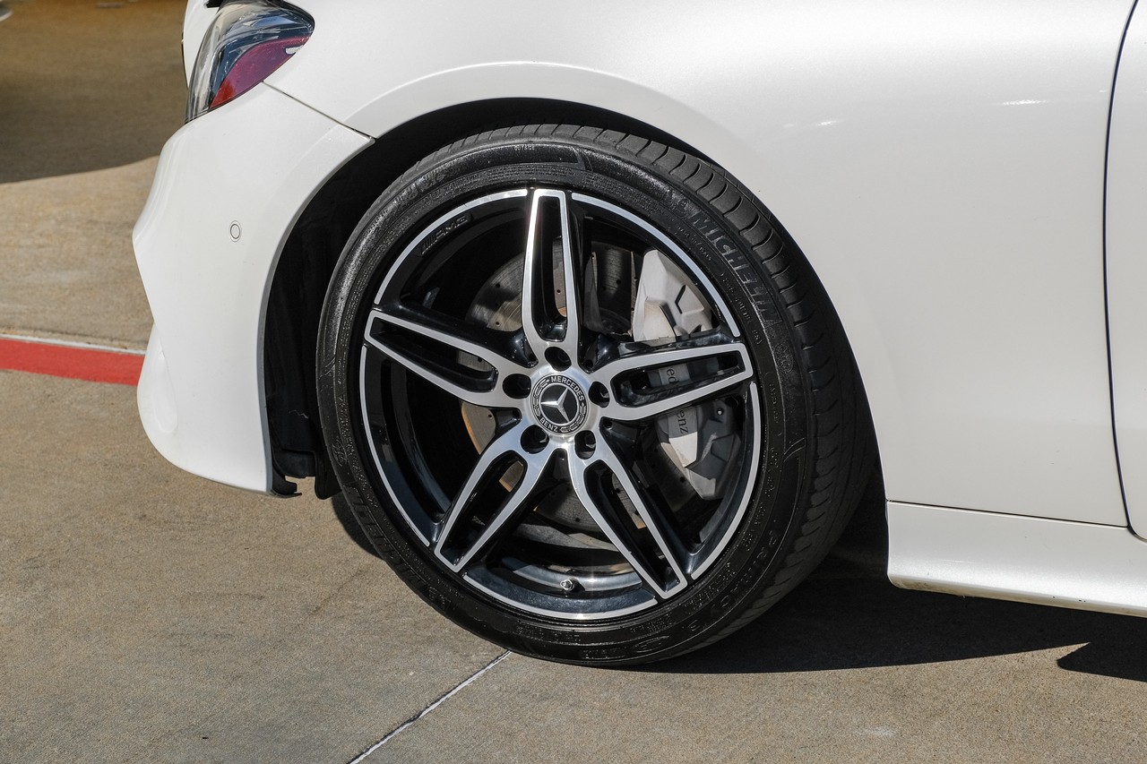 Mercedes-Benz E 450 Vehicle Main Gallery Image 46