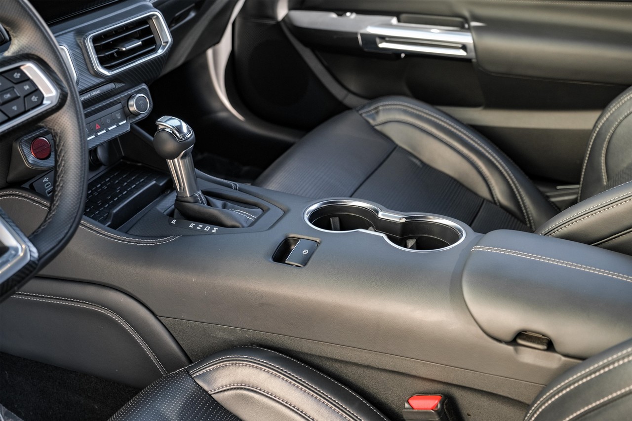 Ford Mustang Vehicle Main Gallery Image 23