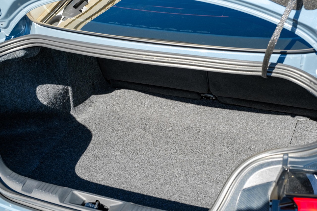 Ford Mustang Vehicle Main Gallery Image 43