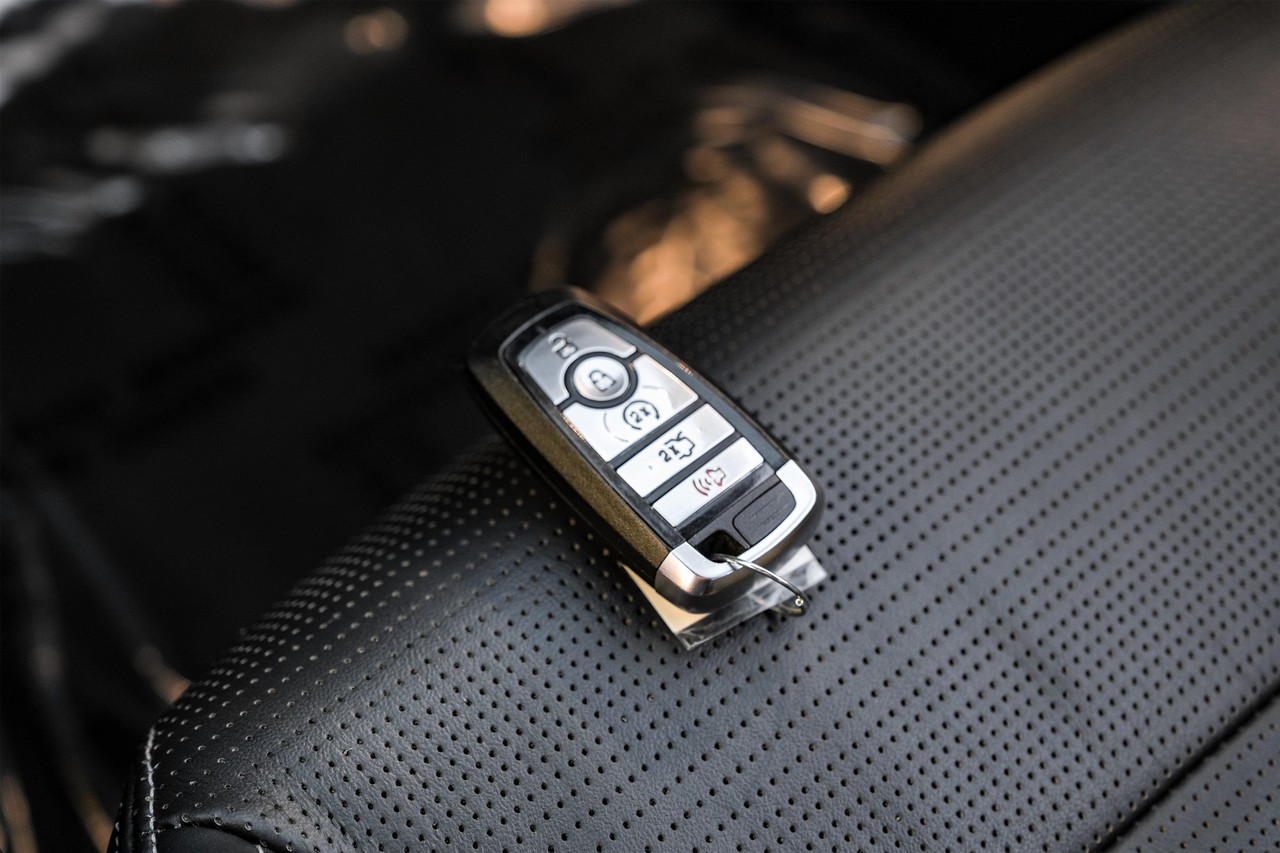 Ford Mustang Vehicle Main Gallery Image 49