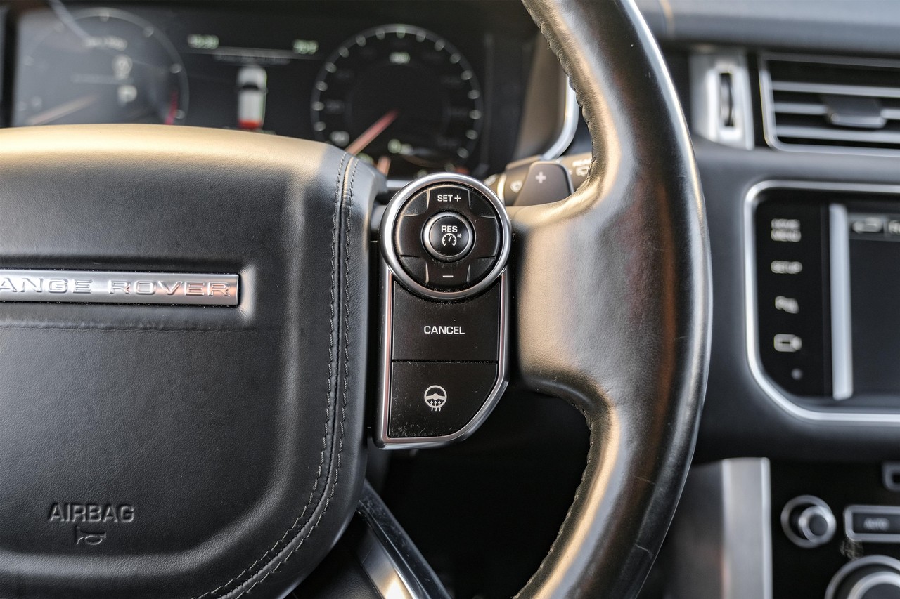 Land Rover Range Rover Vehicle Main Gallery Image 18