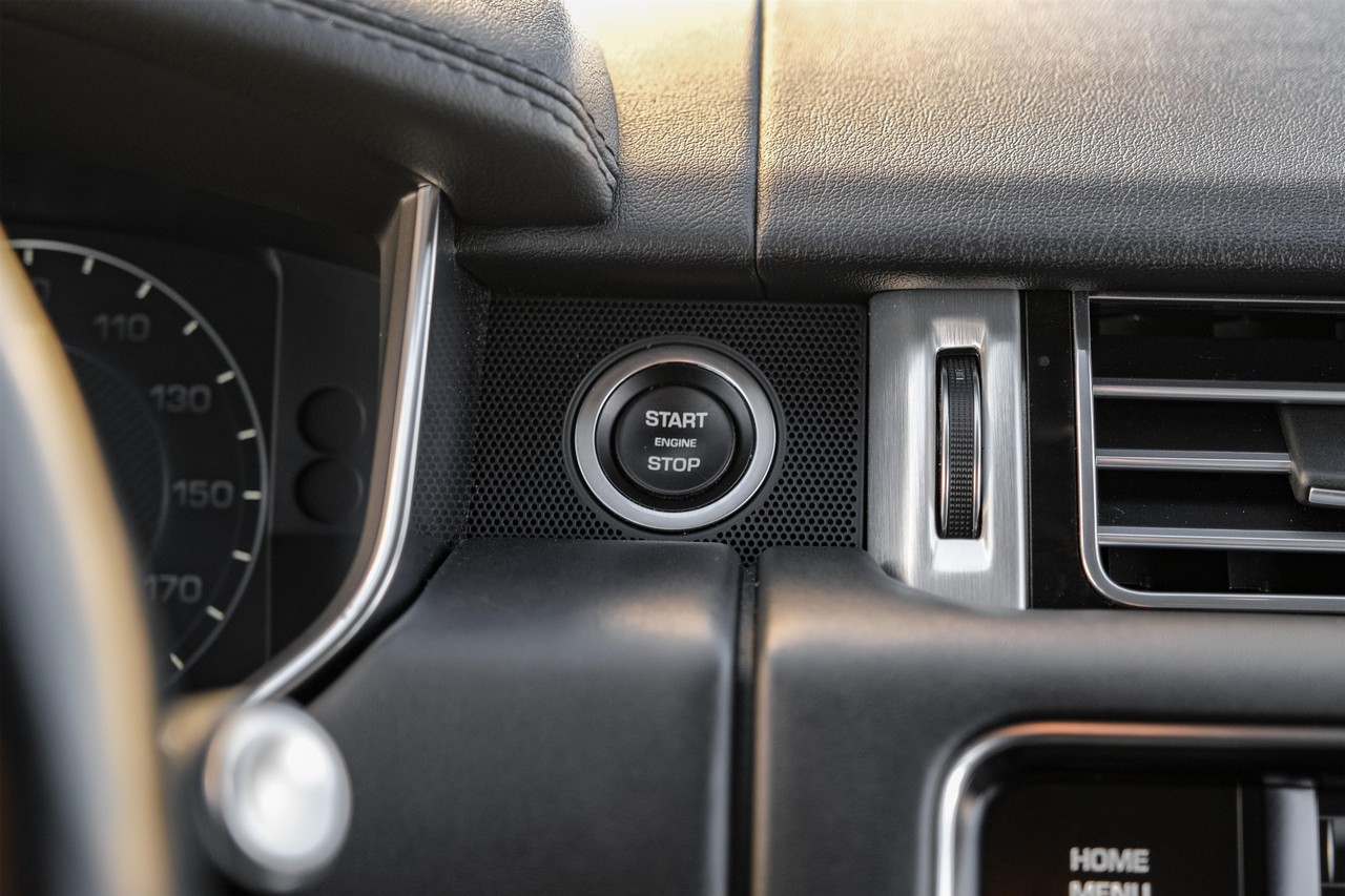 Land Rover Range Rover Vehicle Main Gallery Image 21