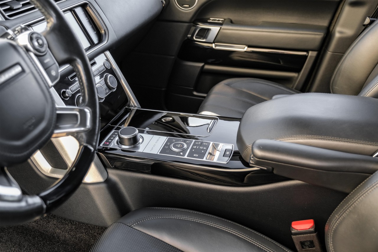 Land Rover Range Rover Vehicle Main Gallery Image 24