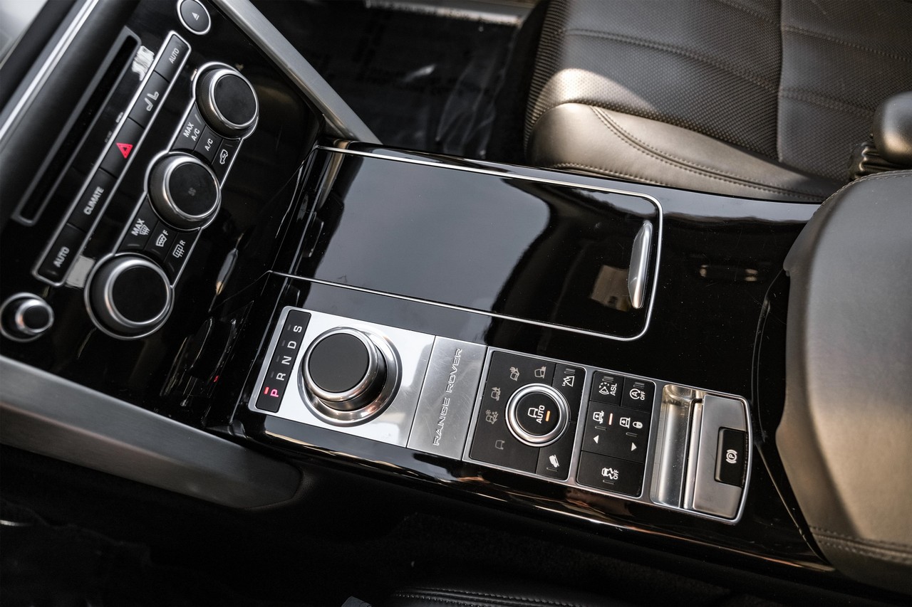 Land Rover Range Rover Vehicle Main Gallery Image 25