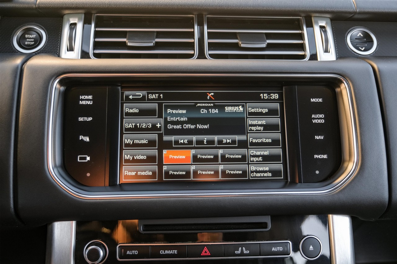 Land Rover Range Rover Vehicle Main Gallery Image 28