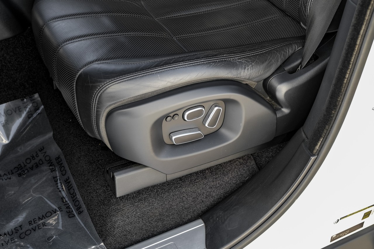 Land Rover Range Rover Vehicle Main Gallery Image 31