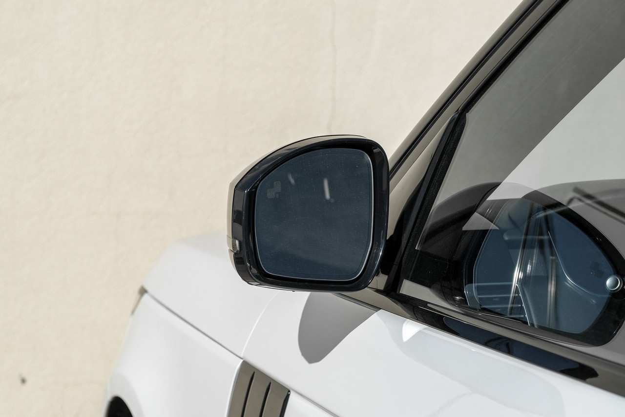 Land Rover Range Rover Vehicle Main Gallery Image 40