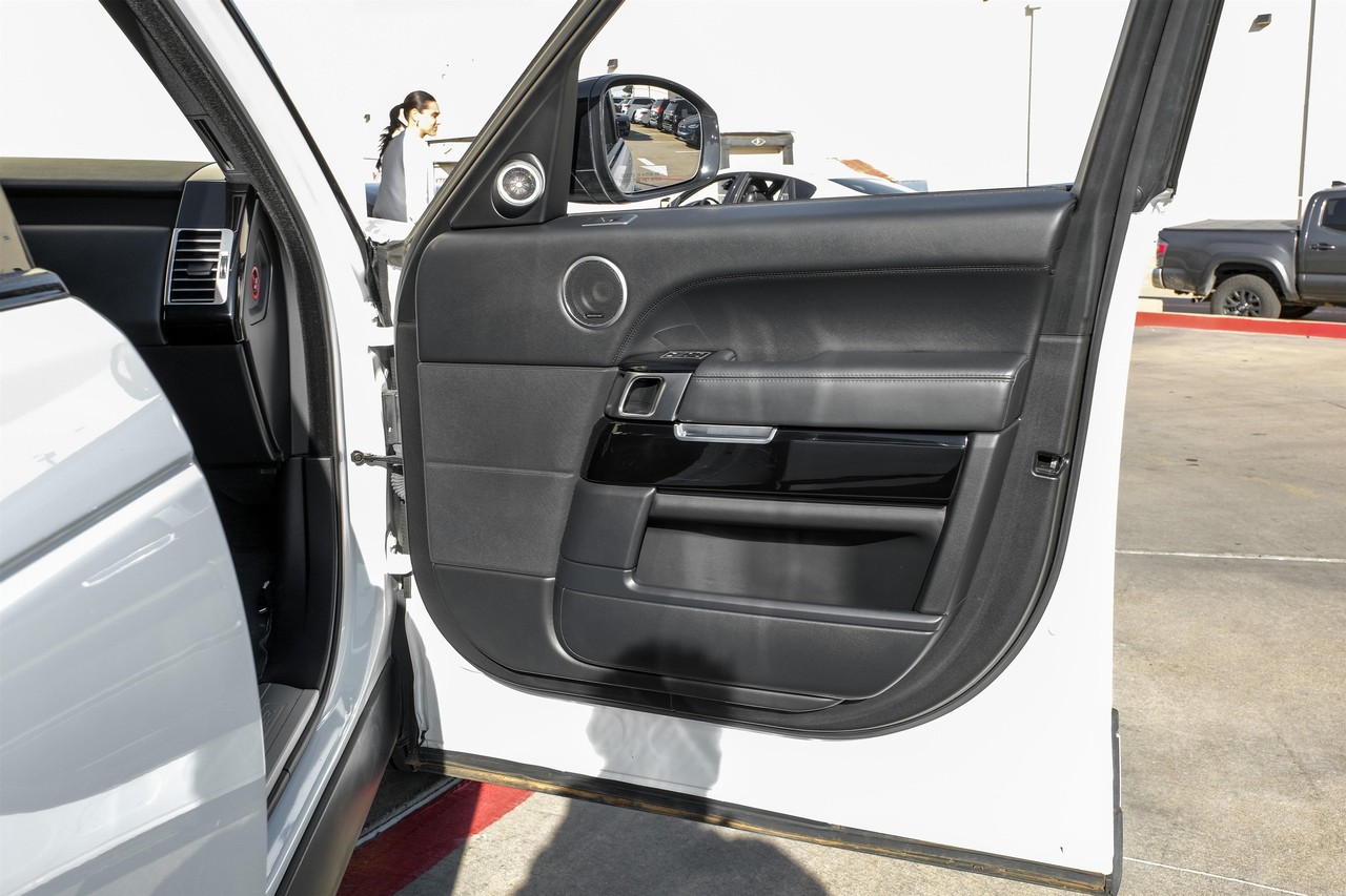 Land Rover Range Rover Vehicle Main Gallery Image 41