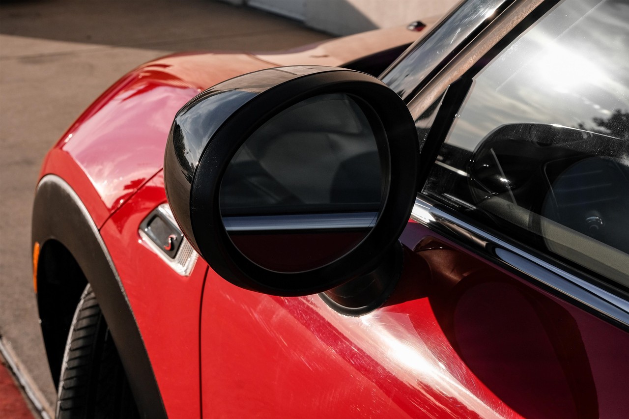 MINI Cooper Vehicle Main Gallery Image 41