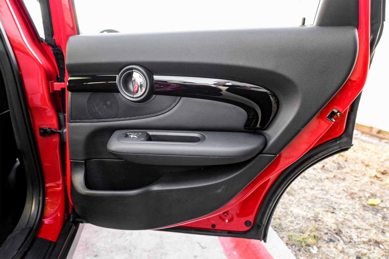 MINI Cooper Vehicle Main Gallery Image 46