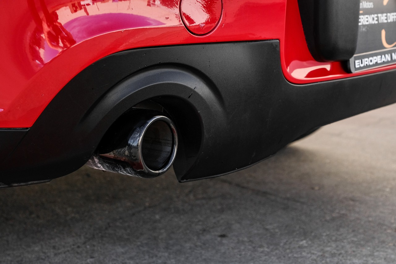 MINI Cooper Vehicle Main Gallery Image 50