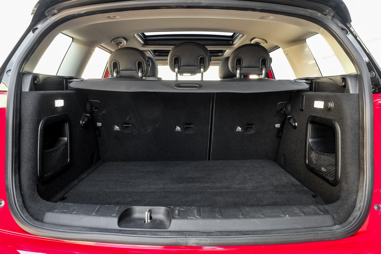 MINI Cooper Vehicle Main Gallery Image 53