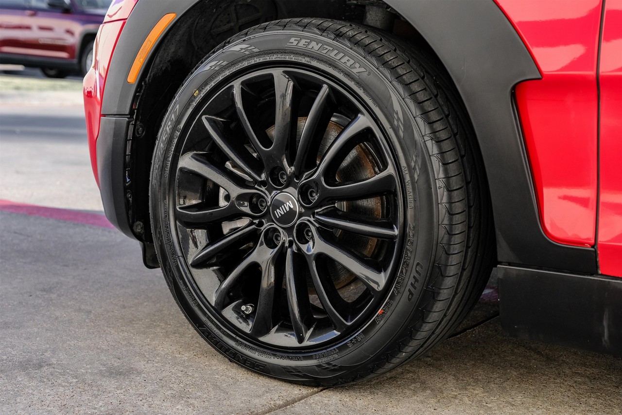 MINI Cooper Vehicle Main Gallery Image 57