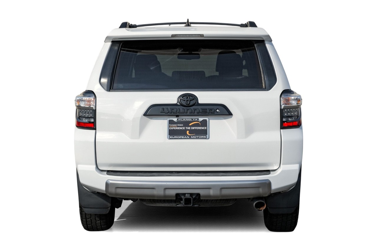 Toyota 4Runner Vehicle Main Gallery Image 10