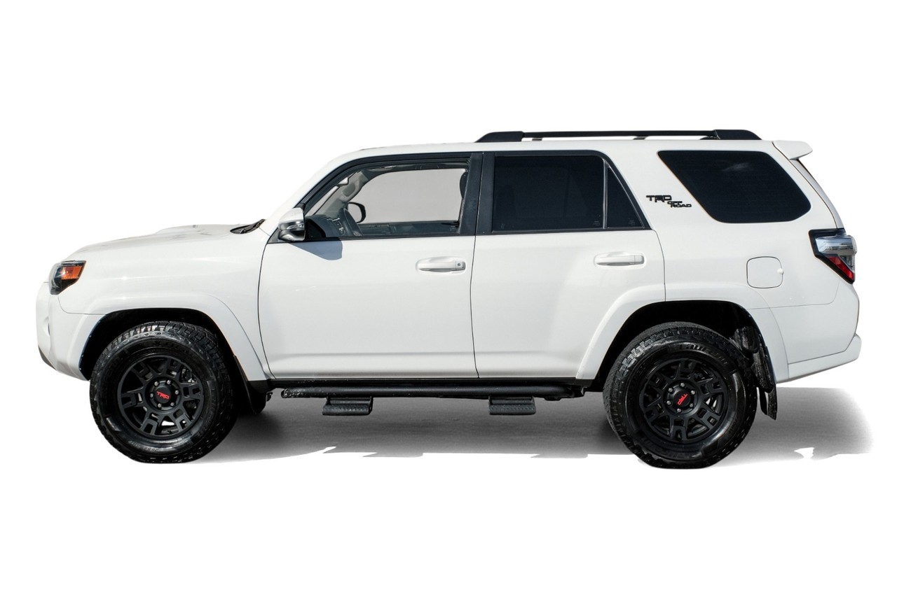Toyota 4Runner Vehicle Main Gallery Image 12