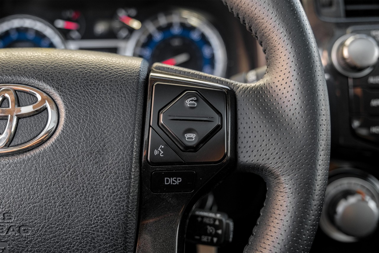 Toyota 4Runner Vehicle Main Gallery Image 18