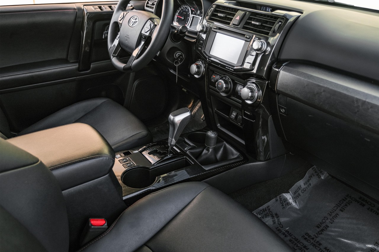 Toyota 4Runner Vehicle Main Gallery Image 22