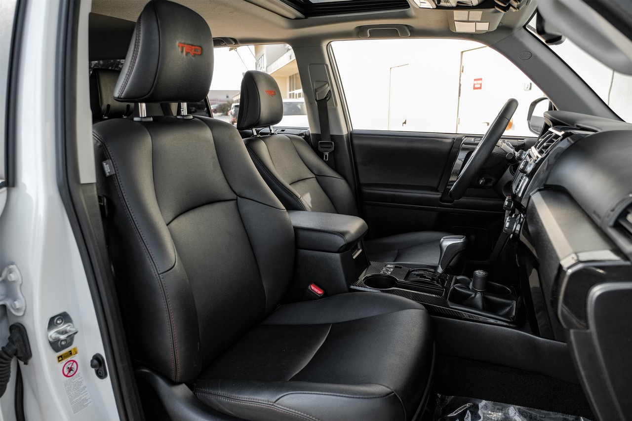 Toyota 4Runner Vehicle Main Gallery Image 33