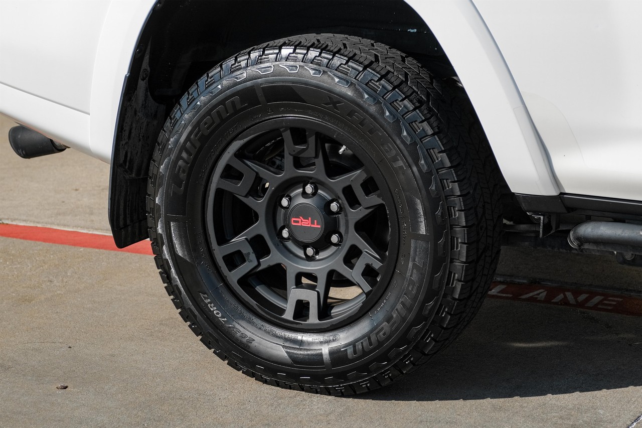 Toyota 4Runner Vehicle Main Gallery Image 48