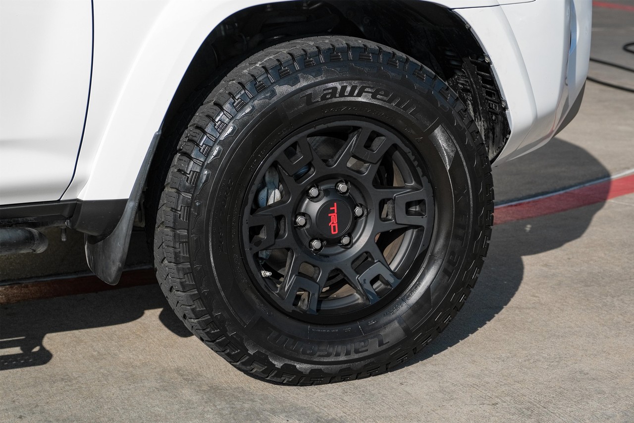 Toyota 4Runner Vehicle Main Gallery Image 49