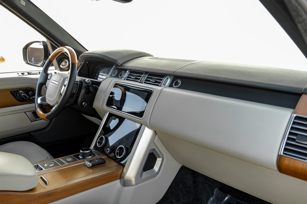 Land Rover Range Rover Vehicle Main Gallery Image 13