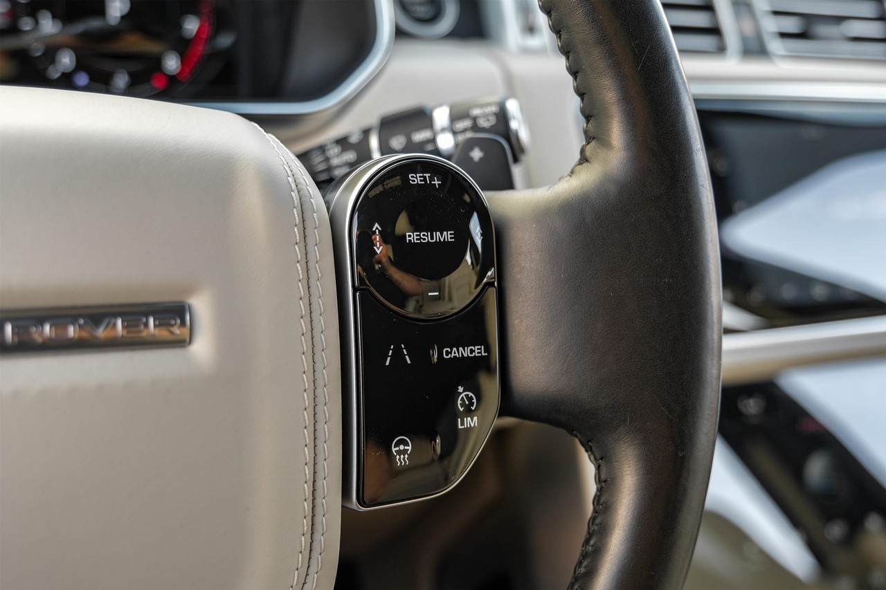 Land Rover Range Rover Vehicle Main Gallery Image 18