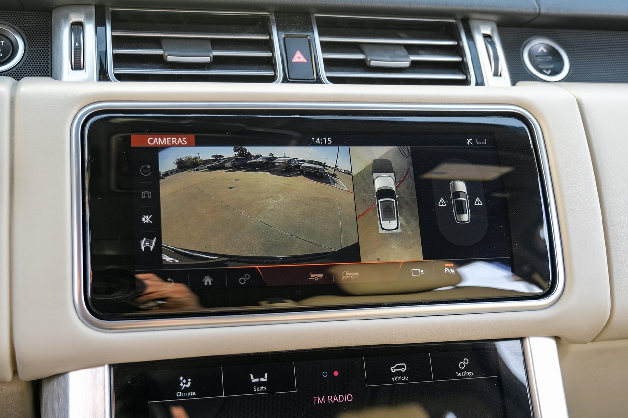 Land Rover Range Rover Vehicle Main Gallery Image 23