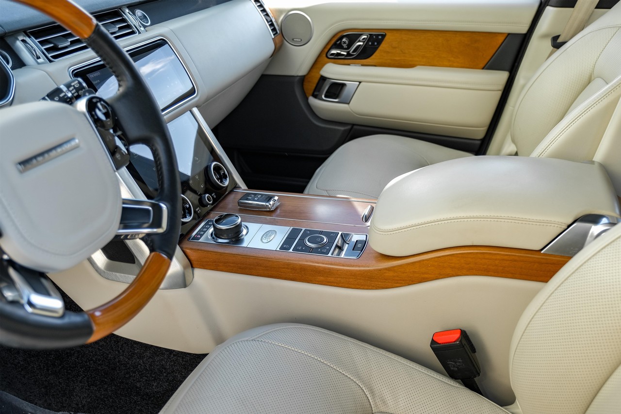 Land Rover Range Rover Vehicle Main Gallery Image 25