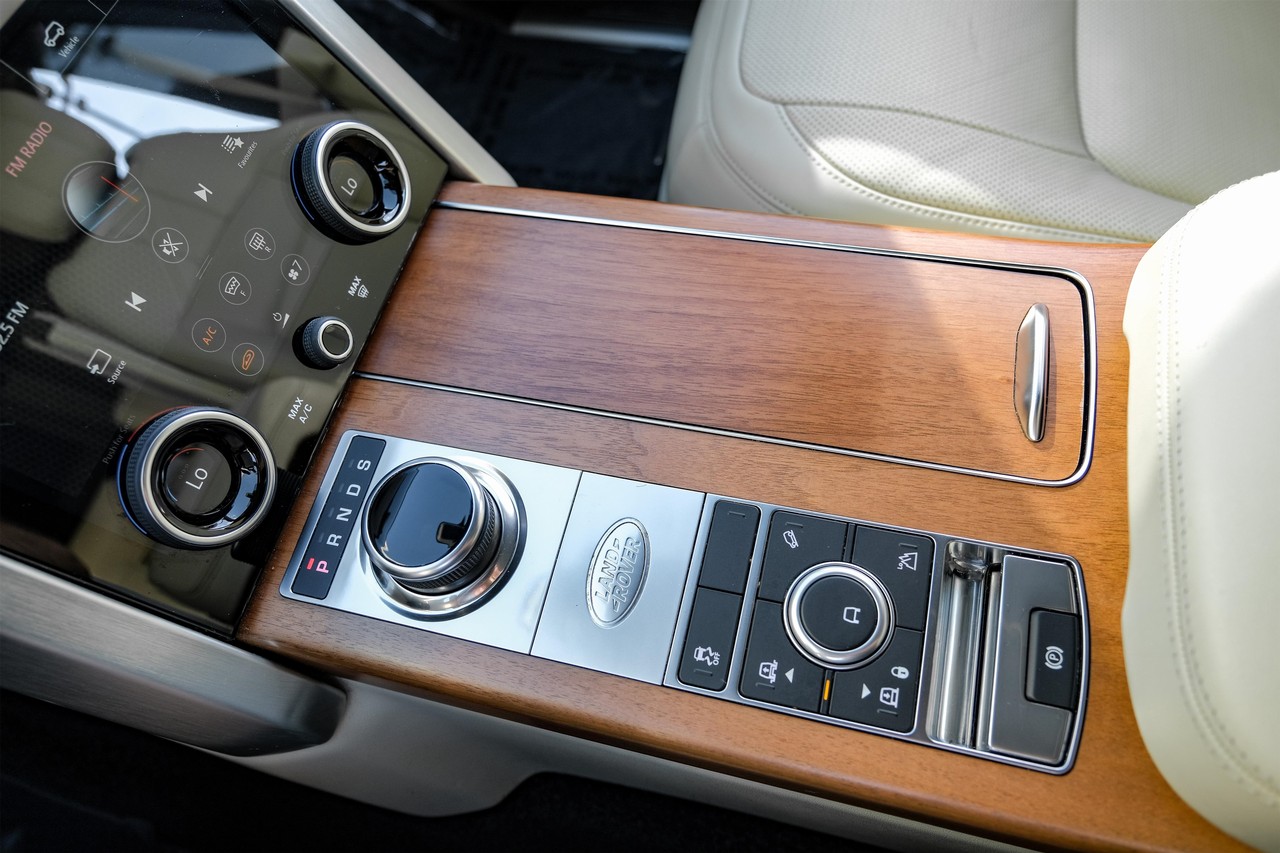 Land Rover Range Rover Vehicle Main Gallery Image 26