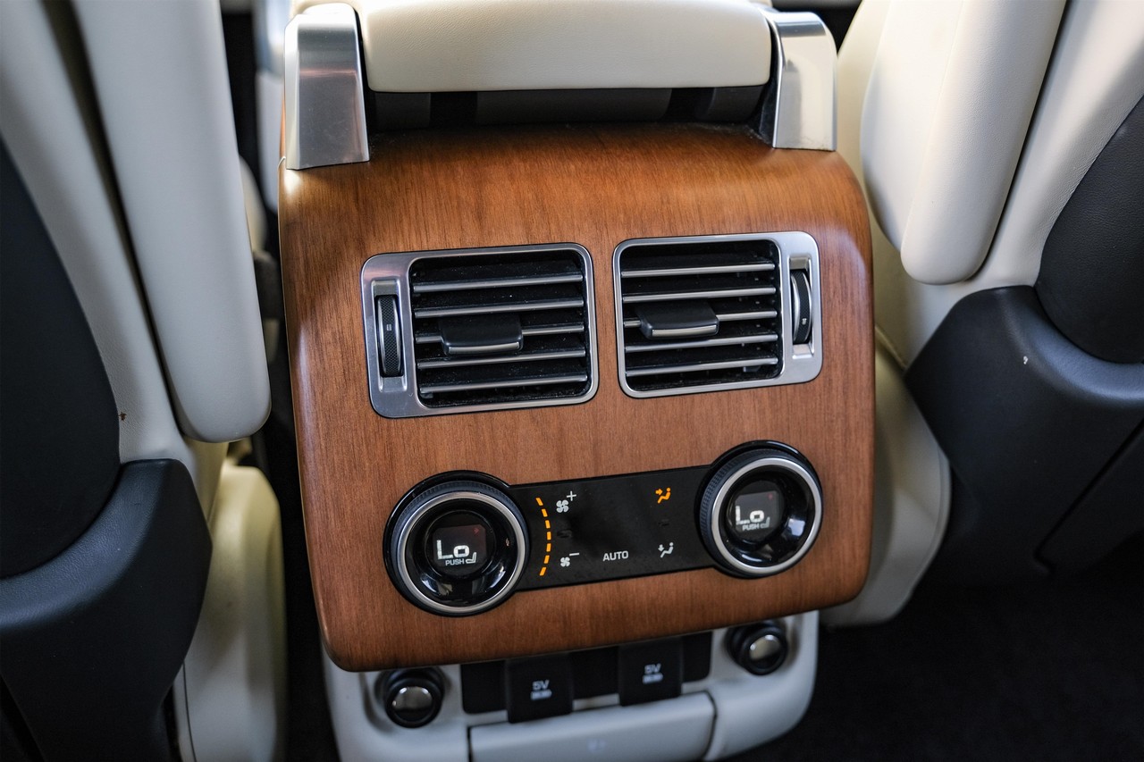 Land Rover Range Rover Vehicle Main Gallery Image 35