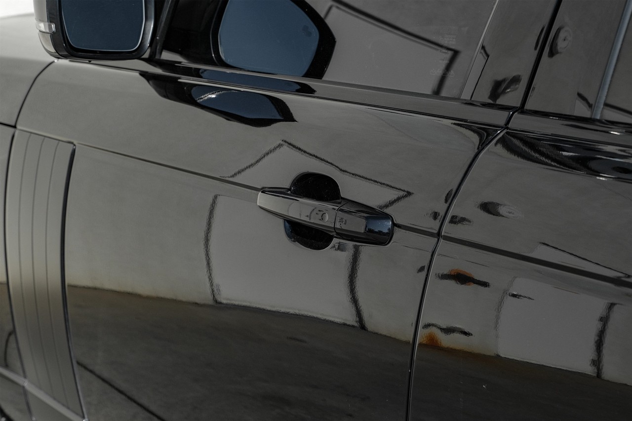 Land Rover Range Rover Vehicle Main Gallery Image 38