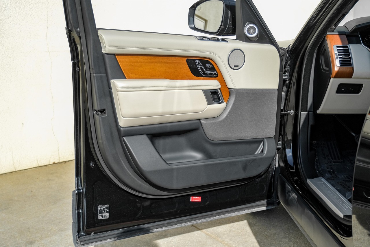 Land Rover Range Rover Vehicle Main Gallery Image 40