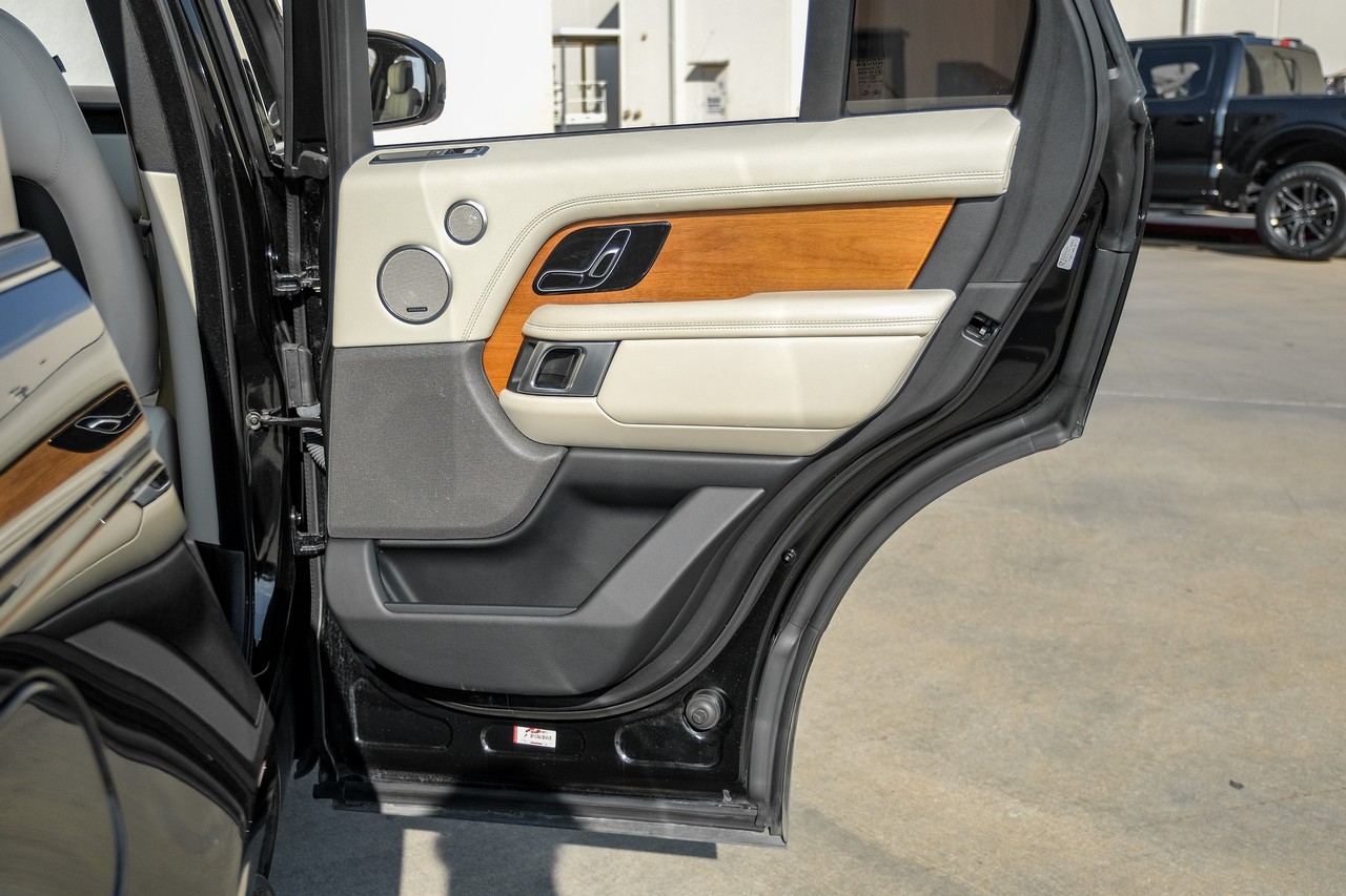 Land Rover Range Rover Vehicle Main Gallery Image 45