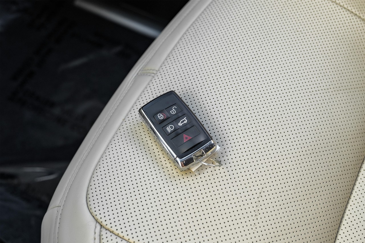 Land Rover Range Rover Vehicle Main Gallery Image 55