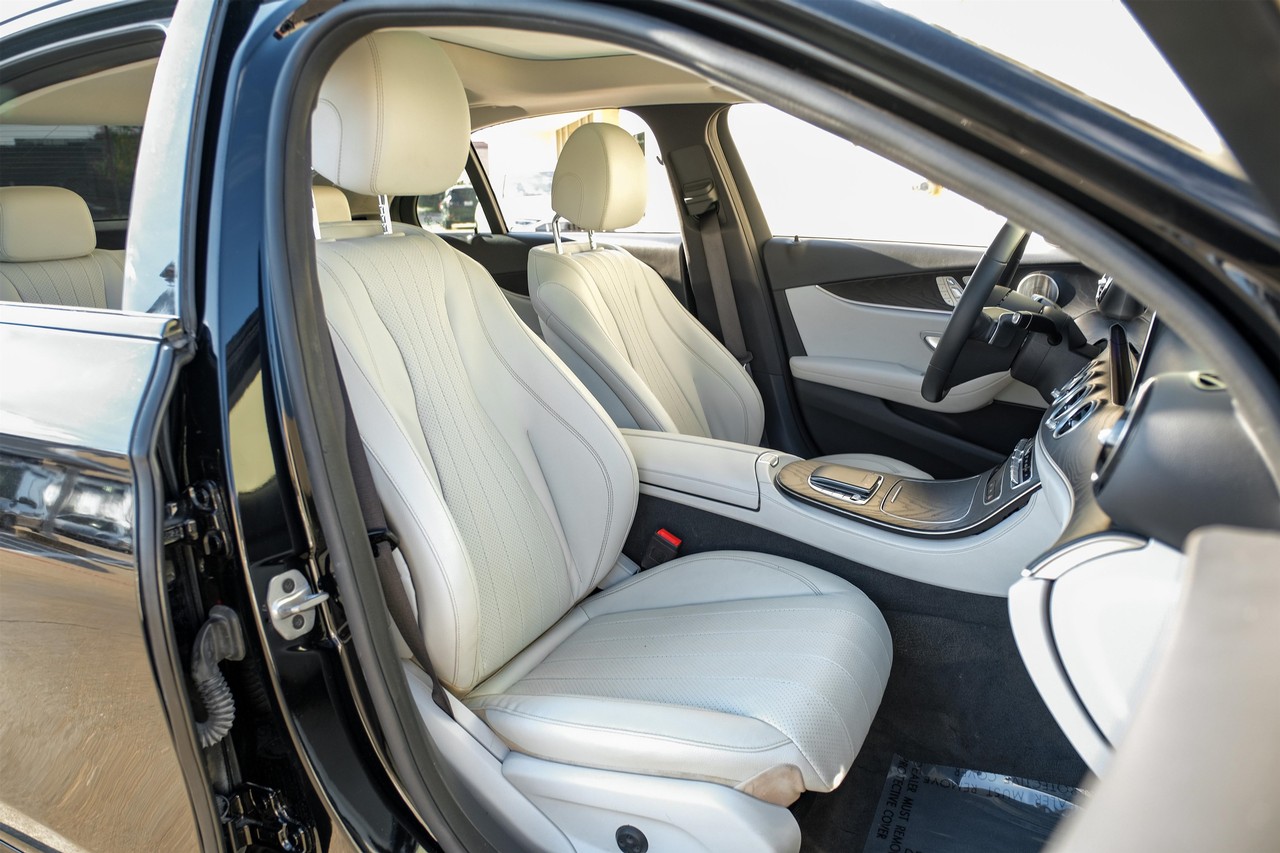 Mercedes-Benz E 350 Vehicle Main Gallery Image 30