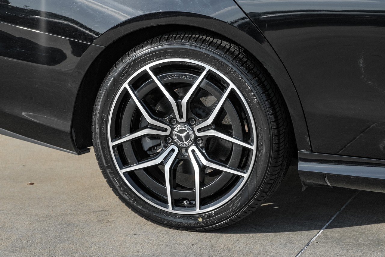 Mercedes-Benz E 350 Vehicle Main Gallery Image 48